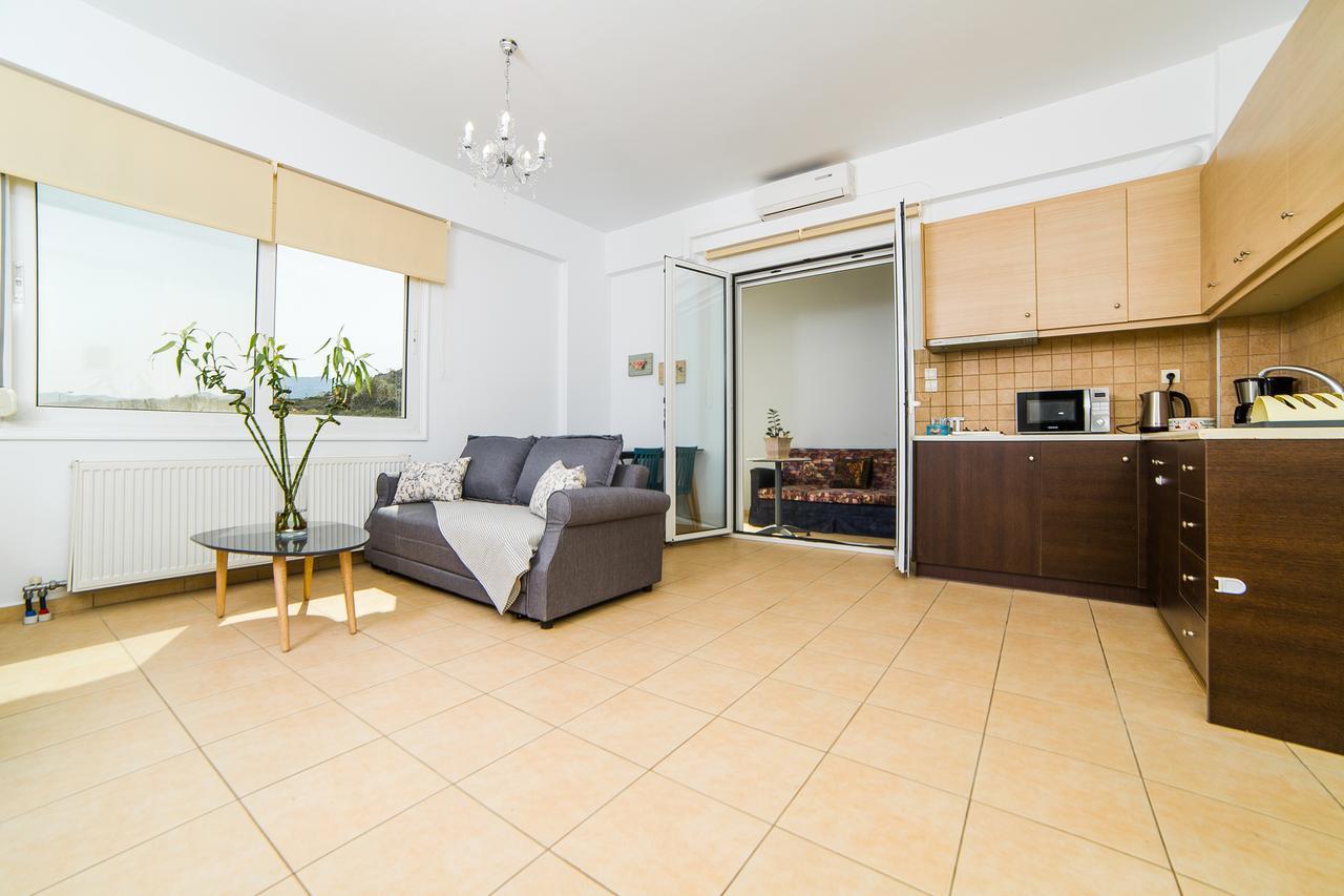 Eva Apartments 考陶洛法里 外观 照片