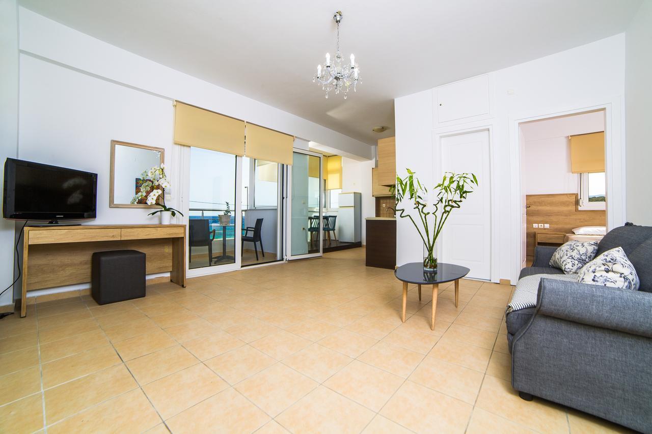 Eva Apartments 考陶洛法里 外观 照片