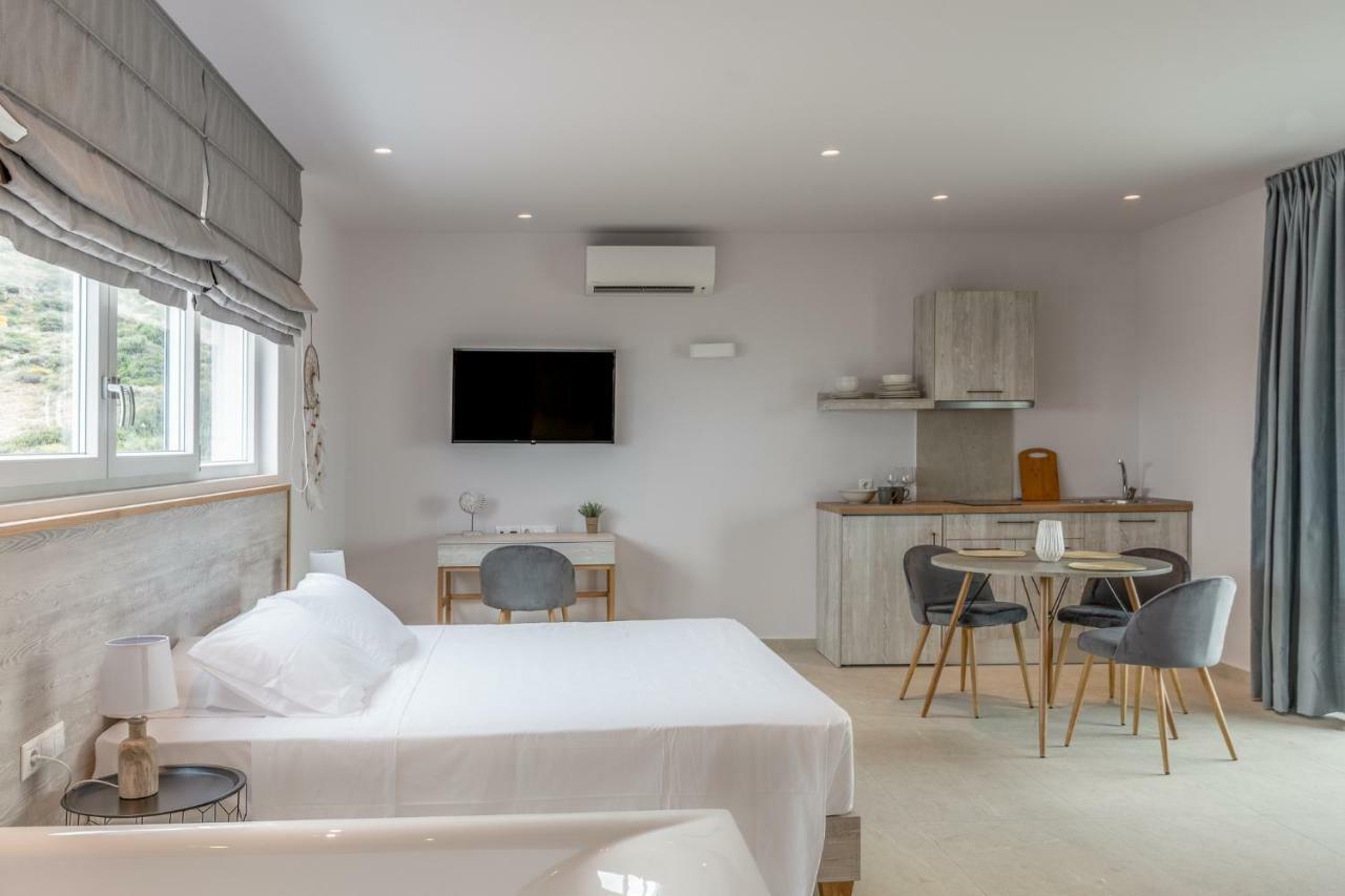 Eva Apartments 考陶洛法里 外观 照片